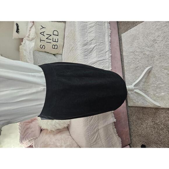 Nwt Doncaster Elegant Black Suede Like Skirt with Zip Detail - Picture 3 of 8